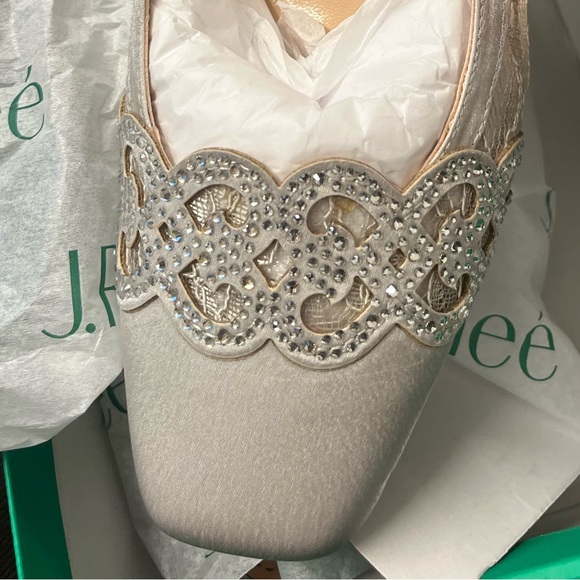 J Renee, Faleece Pump - Silver Gray - Picture 5 of 6